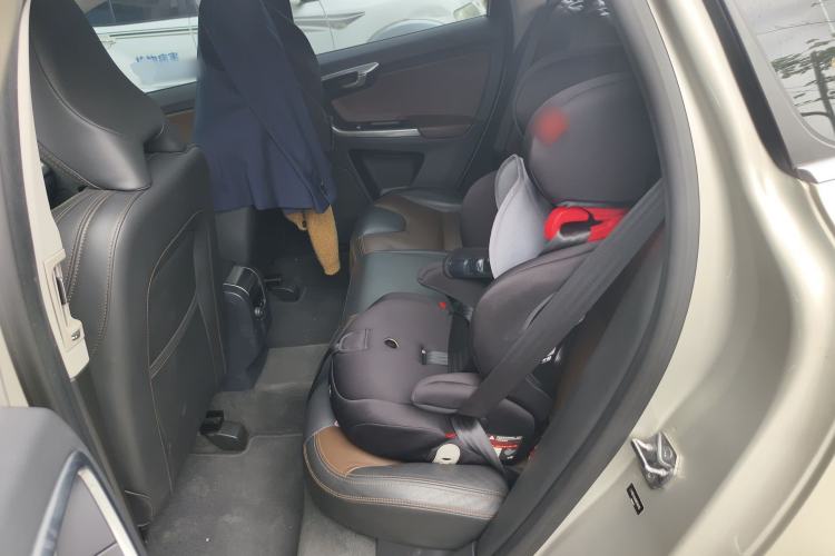 Used Volvo XC60 2017 T5 AWD Smart Upgrade Edition Left Rear Seat