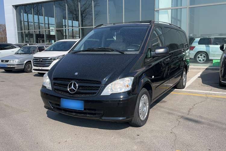 Used Mercedes-Benz Vito 2011 2.5L 7-seater executive version