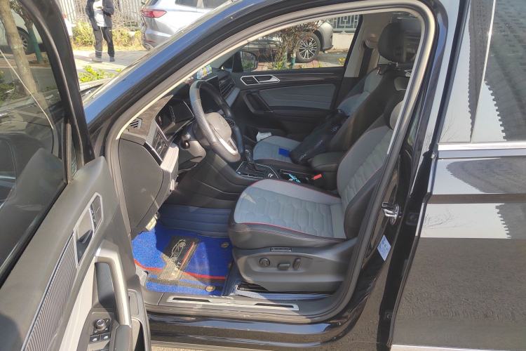 Used Volkswagen Tiguan L 2023 330TSI Automatic Two-Wheel Drive R-Line Flagship Edition Left Front Seat