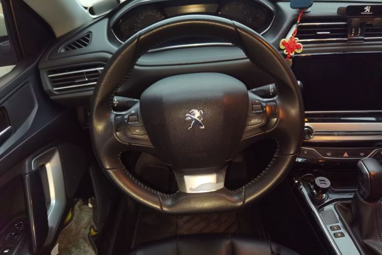 Used Peugeot 308 2018 1.6L Automatic Luxury Edition Steering Wheel