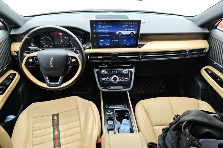 Used Lincoln Corsair 2021 2.0T Two-Wheel-Drive Luxury Edition Center Console