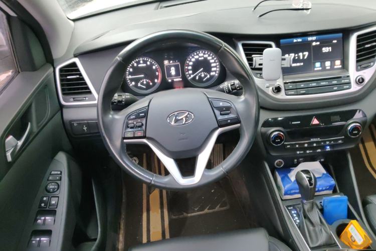 Used Hyundai Tucson 2015 1.6T Dual-Clutch Two-Wheel-Drive Leading Model