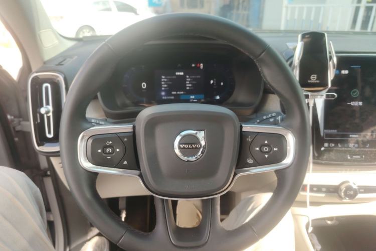 Used Volvo XC40 2023 B4 4x4 Smart Luxury Edition