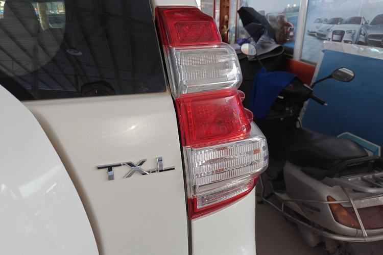 Used Toyota Prado 2014 2.7L Middle East Version Parallel Import