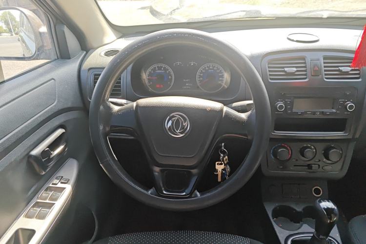 Used Dongfeng Fengon 330 2014 1.5L Manual Utility Version DK15 Steering Wheel