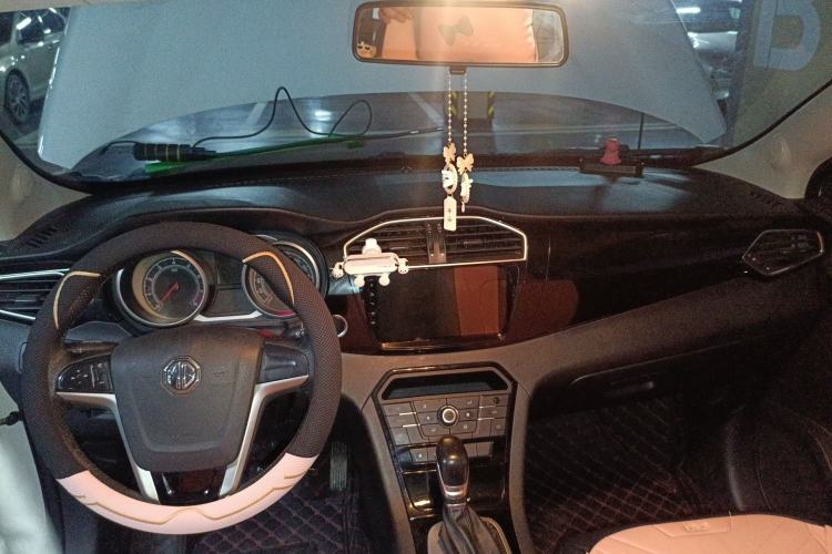 Used MG GS 2016 1.5TGI TST Luxury Edition Center Console