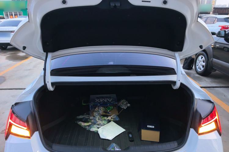 Used Hyundai Elantra 2021 1.5L CVT LUX Prestige Edition Trunk