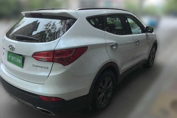 Used Hyundai Santa Fe 2013 2.4L Automatic Two-Wheel Drive Smart Version Rear Right 45 Deg