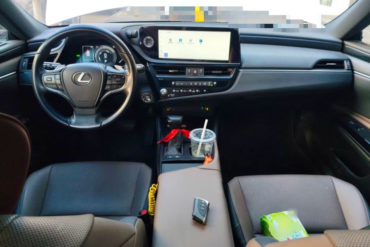 Used Lexus ES 2022 300h Excellence Edition
