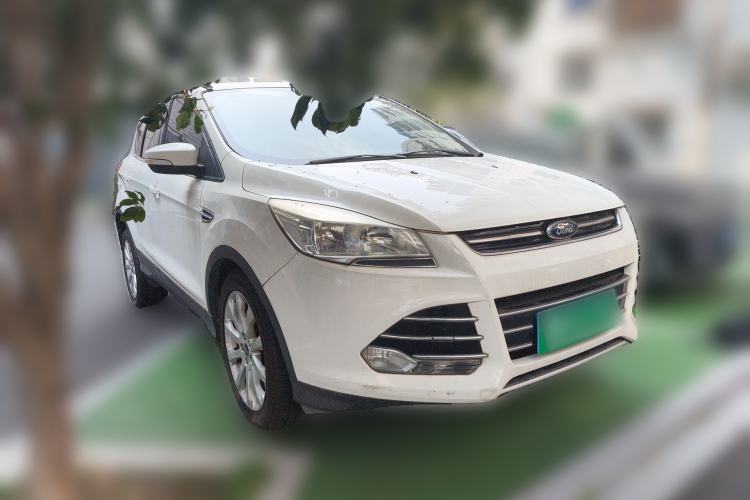 Used Ford Kuga 2013 1.6L GTDi Two-Wheel-Drive Trend Model Front Right 45 Deg