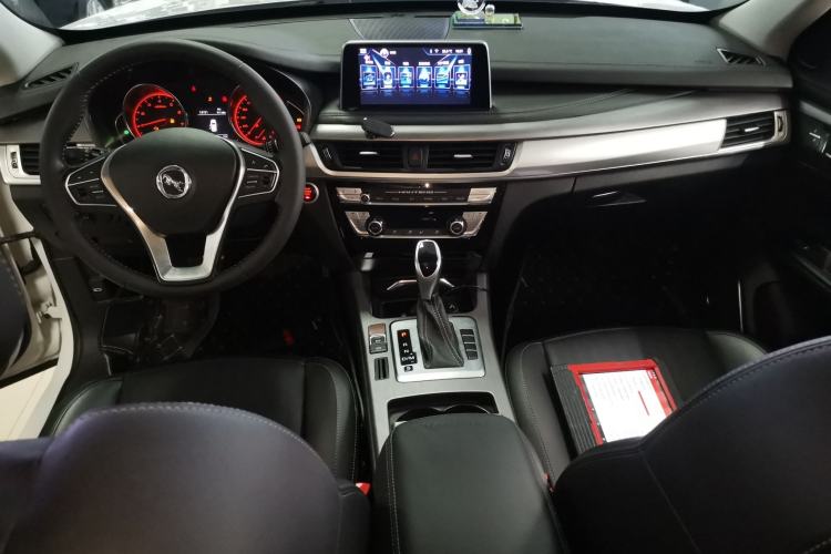 Used Hanteng X7 2020 X7S 1.5T Automatic Smart Luxury Model Center Console