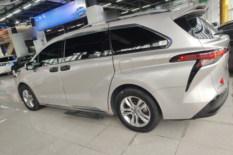 Used Toyota Sienna 2021 2.5L Hybrid Ultimate Edition