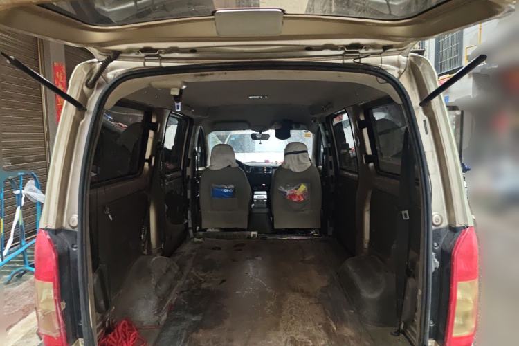 Used Wuling Rongguang V 2016 1.5L Practical Version Trunk