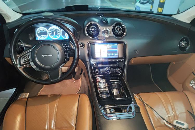 Used Jaguar XJ 2014 XJL 3.0 SC Four-Wheel-Drive Flagship Business Edition Center Console