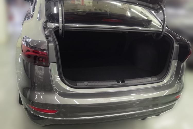 Used Geely Auto Emgrand 2022 4th Generation 1.5L CVT Luxury Model Trunk