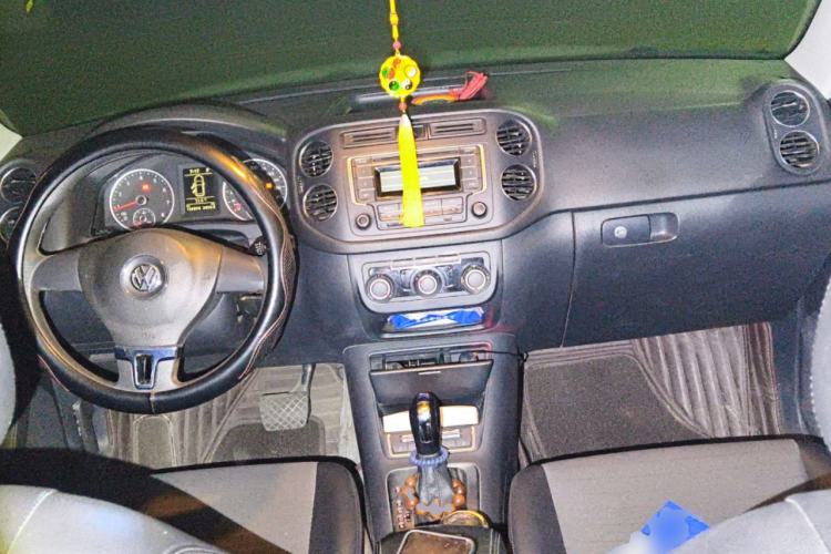 Used Volkswagen Tiguan 2015 1.8TSI Automatic Two-Wheel Drive Trend Edition Center Console