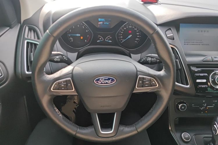 Used Ford Focus 2018 Hatchback Classic 1.6L Automatic Trendy SmartDrive Edition Steering Wheel