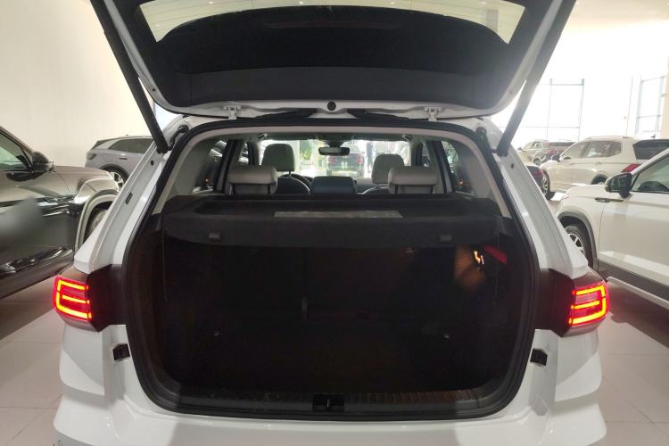 Used Volkswagen Tharu 2024 300TSI Two-Wheel-Drive Moon Luxury Edition