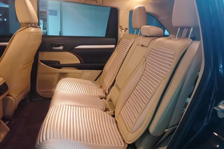 Used Toyota Highlander 2015 3.5L 4x4 Elite Edition 7-Seater