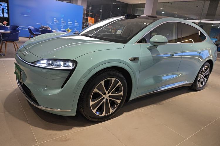 Used Hima Luxeed R7 2024 All-Electric 802 km Max Left Side