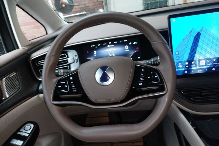 Used Denza D9 2022 DM-i 970 Four-Wheel Drive Prestige Model Steering Wheel