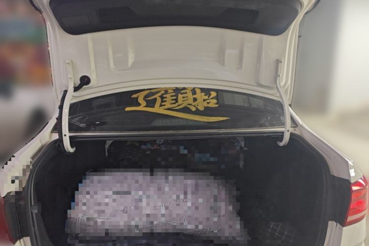 Used Volkswagen Lavida 2017 1.6L Manual Fashion Edition Trunk