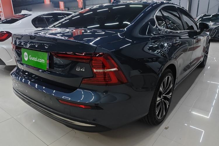 Used Volvo S60 2023 B4 Zhiyuan Luxury Edition
