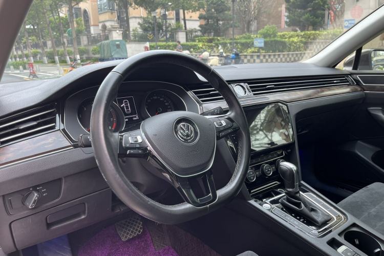 Used Volkswagen Magotan 2017 380TSI DSG Luxury Model Interior 1