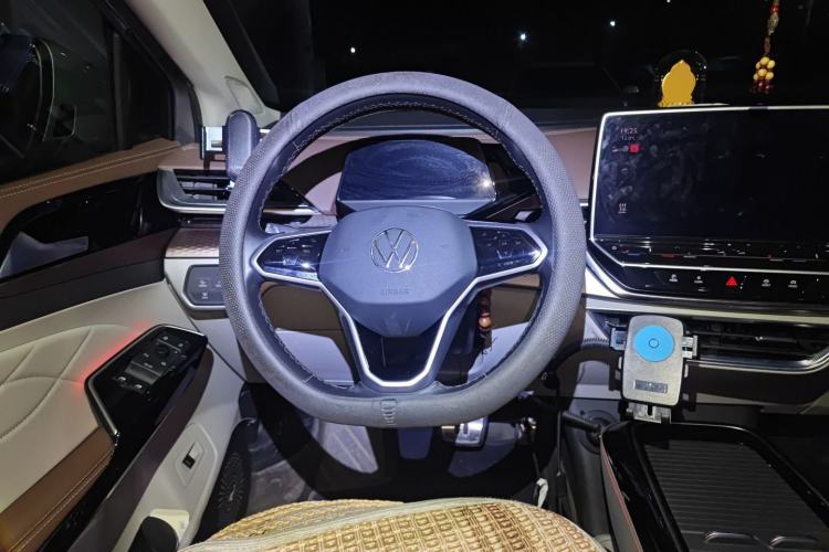 Used Volkswagen ID.6 X 2022 Smart Enjoyment Long-Range Edition