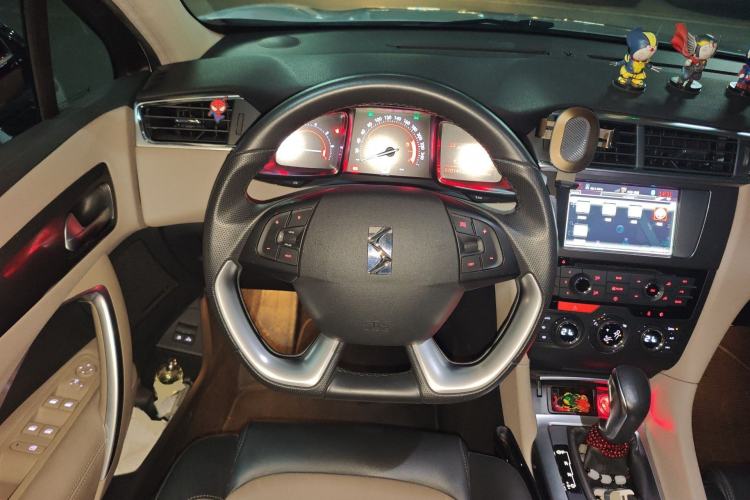 Used DS 6 2016 1.6T Luxury Edition THP160 Steering Wheel