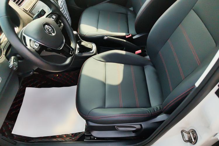 Used Volkswagen Polo 2016 1.6L Automatic Comfort Model