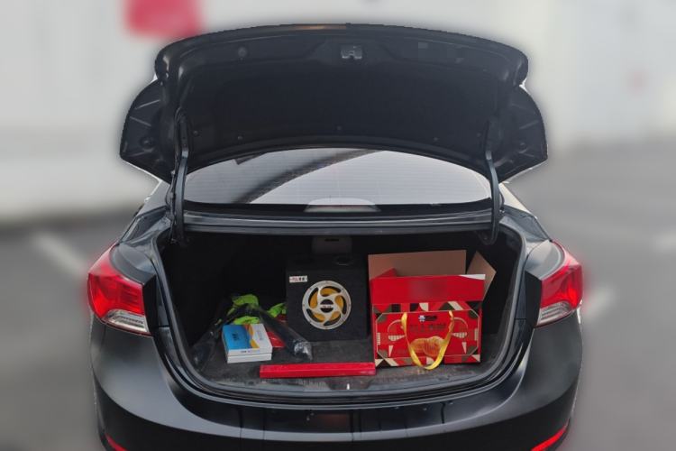 Used Hyundai Elantra (5th Generation / Langdong) 2015 1.6L Manual Leading Model
