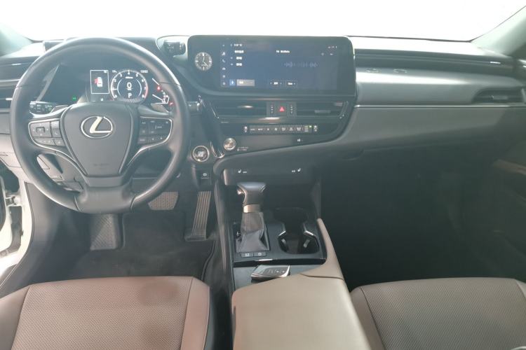 Used Lexus ES 2022 200 Excellence Edition

