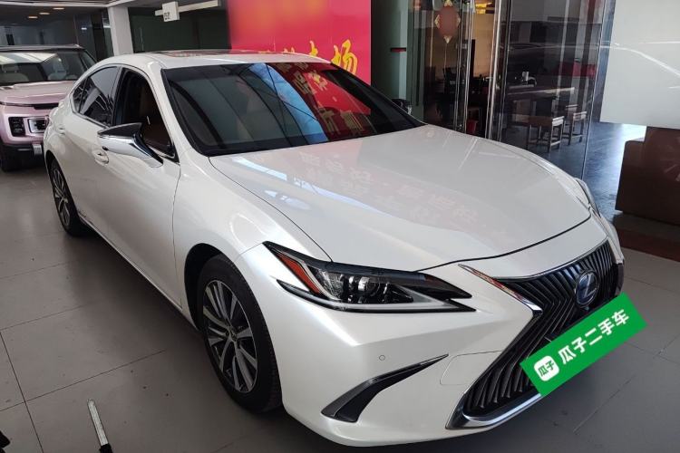 Used Lexus ES 2020 300h Premier Edition