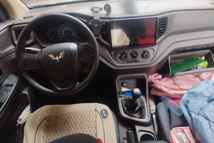 Used Wuling Hongguang V 2019 1.5L Enjoyment Version China VI LAR
