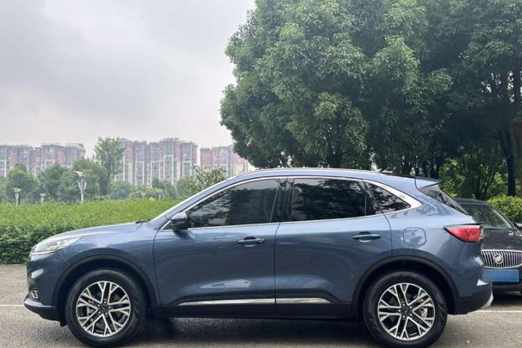 Used Ford Escape 2020 EcoBoost 245 Two-Wheel-Drive Titanium Edition