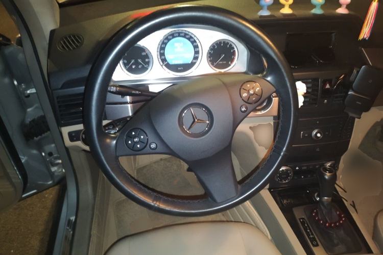 Used Mercedes-Benz GLK-Class 2011 GLK 300 4MATIC Fashion Model Steering Wheel