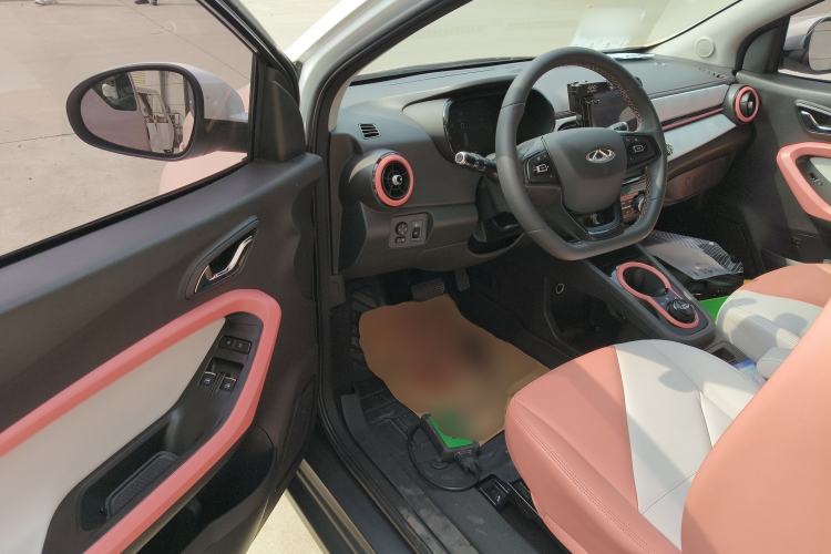 Used Chery Little Ant 2022 Sweet Pink Edition Half-Sugar Version Lithium Iron Phosphate 29.2 kWh 30 kW 301 km