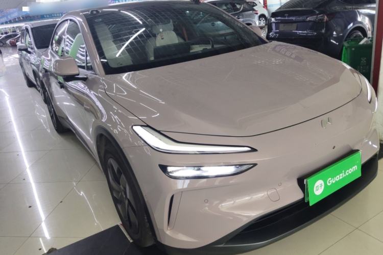 Used ONVO L60 2024 60 kWh Rear-Drive Version Front Right 45 Deg