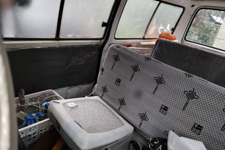 Used Jinbei Hiace 2011 2.0L 5th Generation Kuaiyunwang Standard Version 4G19 Left Rear Seat