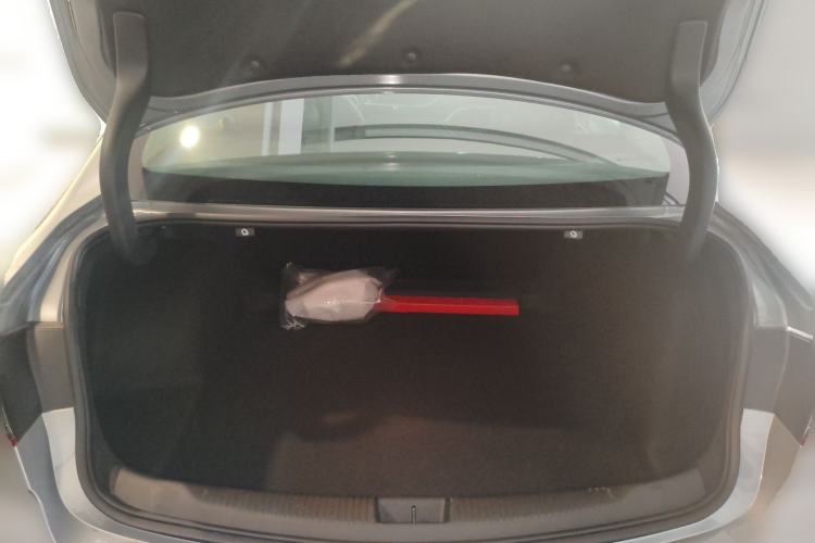 Used Buick Regal 2024 25T Deluxe Edition Trunk