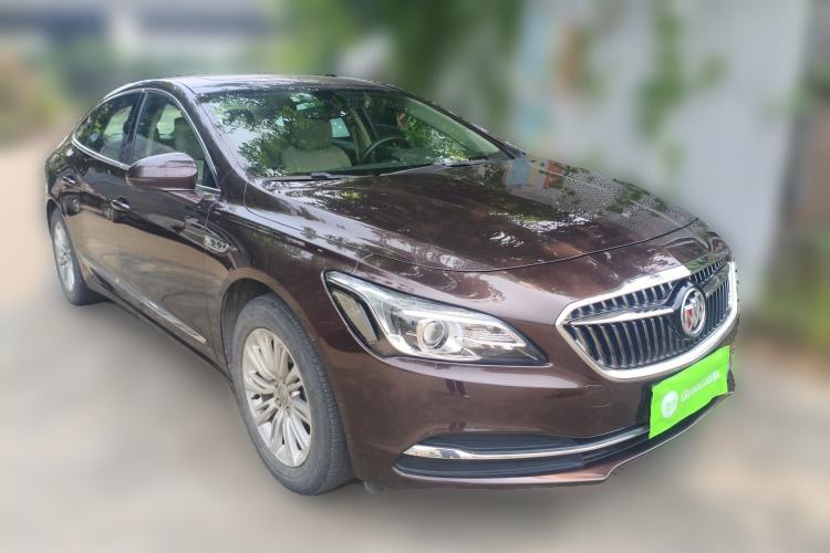 Used Buick LaCrosse 2018 20T Leading Model Front Right 45 Deg