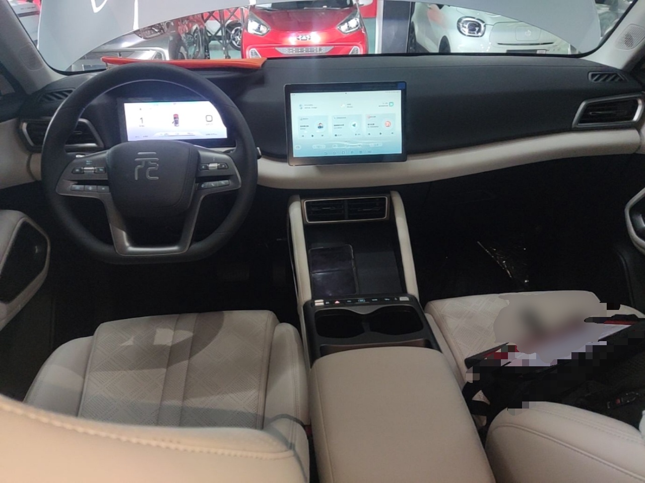 BYD Yuan UP 2025 Model 301KM Leading Version — снимка 12