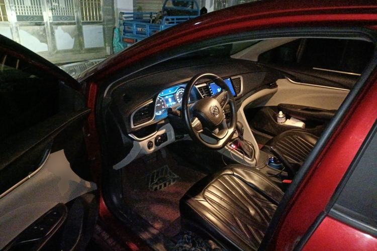 Used Buick GT 2016 15N Automatic Elite Edition Driver Seat