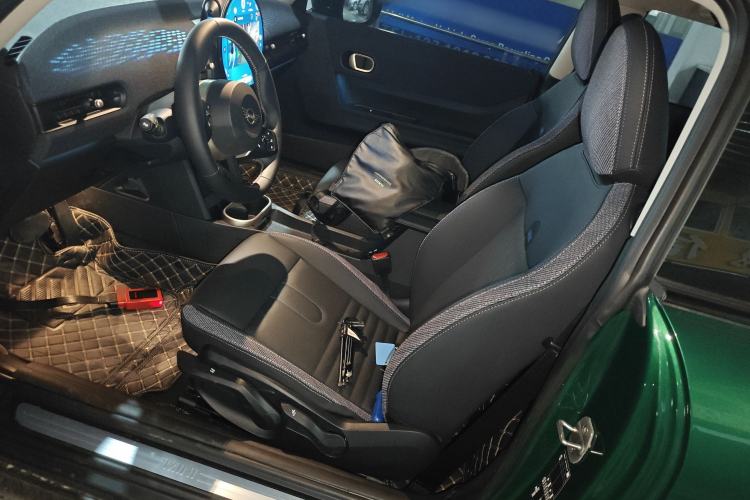 Used MINI 2025 1.5T COOPER Classic Edition
