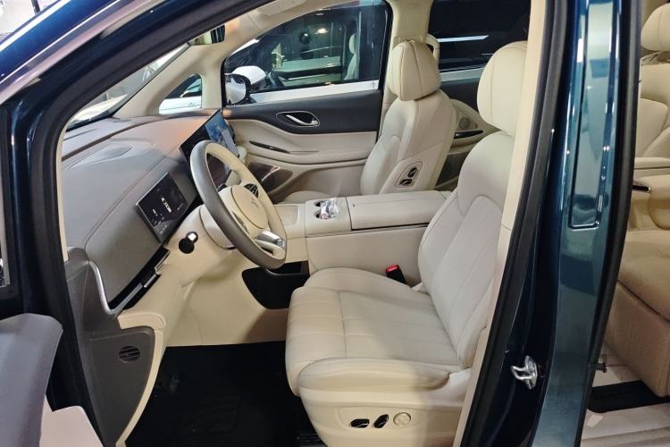 Used VOYAH Dream 2025 PHEV Four-Wheel Drive Prestige Kunpeng Edition