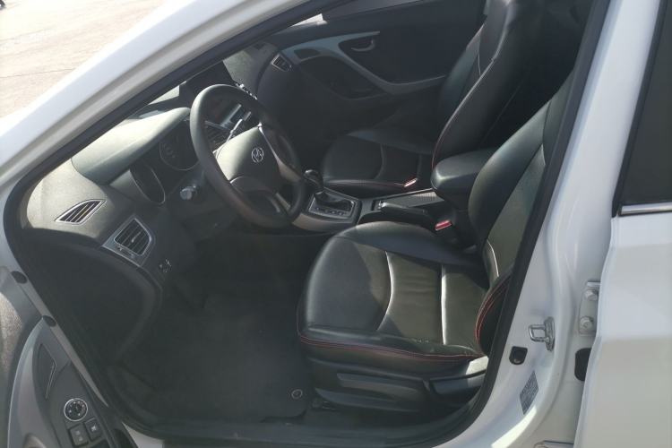 Used Hyundai Elantra (5th Generation / Langdong) 2016 1.6L Automatic Smart Version