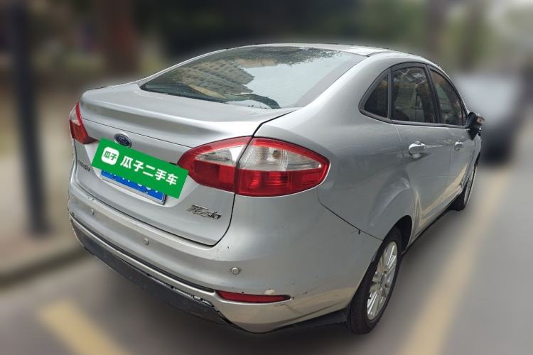 Used Ford Fiesta 2013 Sedan 1.5L Manual Fashion Edition
