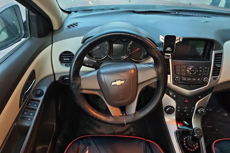 Used Chevrolet Cruze 2015 1.5L Classic SL MT Steering Wheel