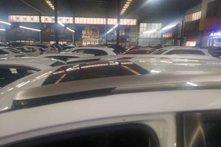 Used Geely Auto Vision X6 2016 1.8L Manual Luxury Model Roof